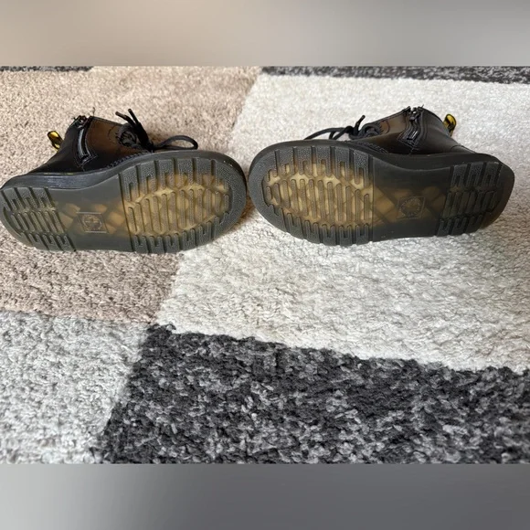 Dr. Martens 1460 Softy T Leather Lace Up Boots- kids size 11 - Picture 4 of 8